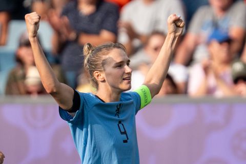 Knullige actie van Oranje Leeuwin Vivianne Miedema met ploeggenoten uitgelachen: 'Echt hilarisch'