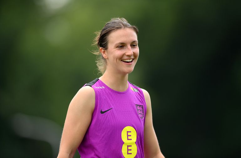 EK-duel met extra lading voor deze Engelse voetbalster: hierom spreekt ze vloeiend Nederlands