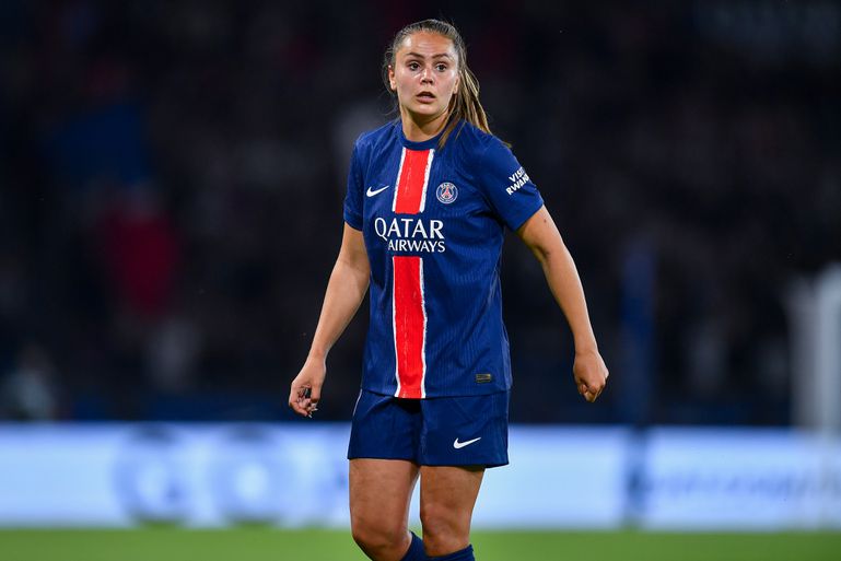 Discussie over terugkeer van Lieke Martens laait op: 'Laat PSV maar met een grote zak geld komen'