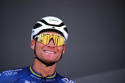 Vader Mathieu van der Poel deelt details van prachtig privénieuws topwielrenner: 'Ze sprong tegen het plafond'