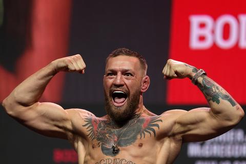 TV-gids UFC 329: op deze streamingsdienst kijk je live naar terugkeer Conor McGregor tegen Max Holloway