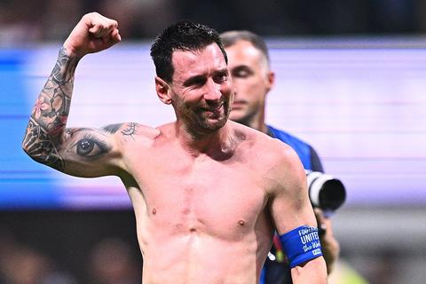 Emotionele Lionel Messi barst in tranen uit na sensationele ontsnapping van Argentinië op WK voetbal