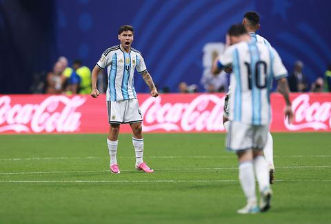 Live WK voetbal | Lionel Messi redt Argentinië met late gelijkmaker tegen Egypte