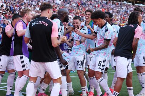 Belgische spelers gaan de hele wereld over met imitatie van Donald Trump tijdens veelbesproken duel op WK voetbal