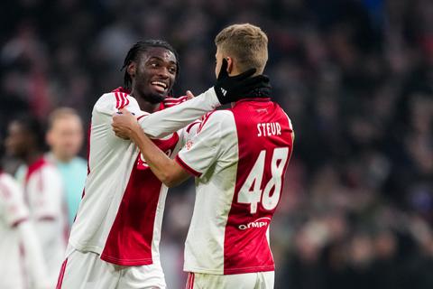 'Ajax verkoopt jonge middenvelder met 1344 minuten in het eerste elftal voor 27 miljoen euro'