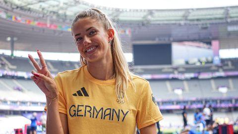 'Meest sexy atlete ter wereld' viert na workout kerst met veel cadeaus