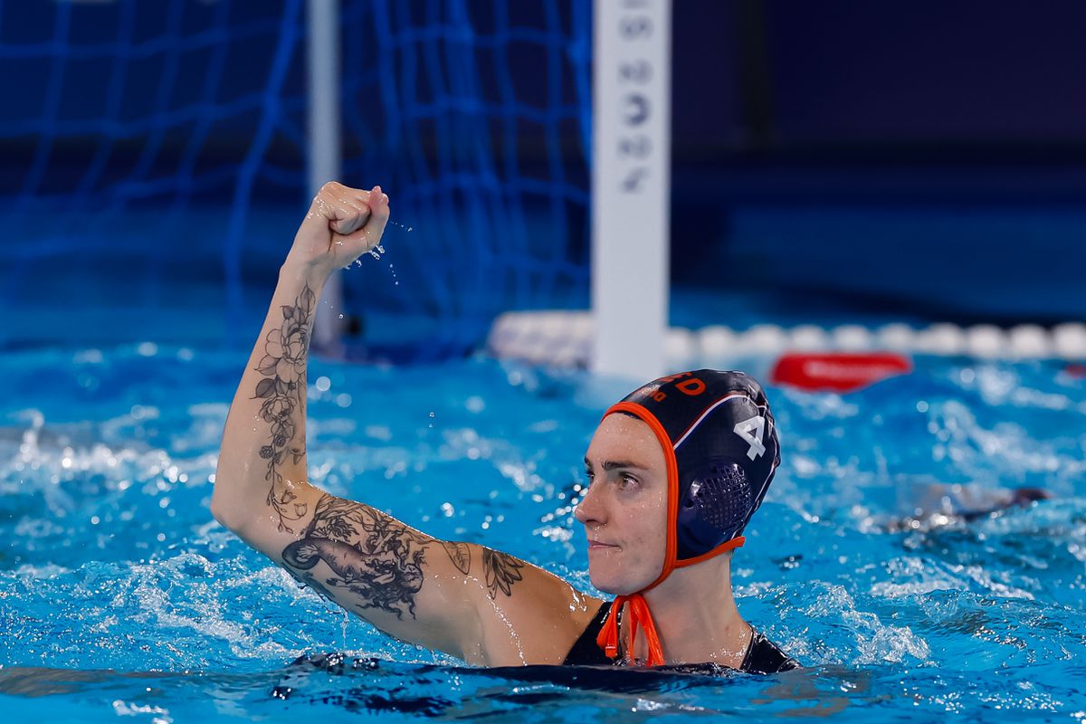 Nederlandse waterpolosters (te?) zwaar onder de indruk van tegenstander: 'Een fantastisch team'