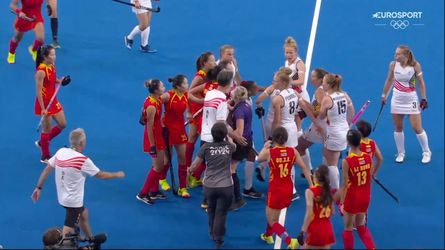 Hockeyduel tussen Chinese en Belgische vrouwen loopt uit de hand: bal bewust loeihard op tegenstander gemikt