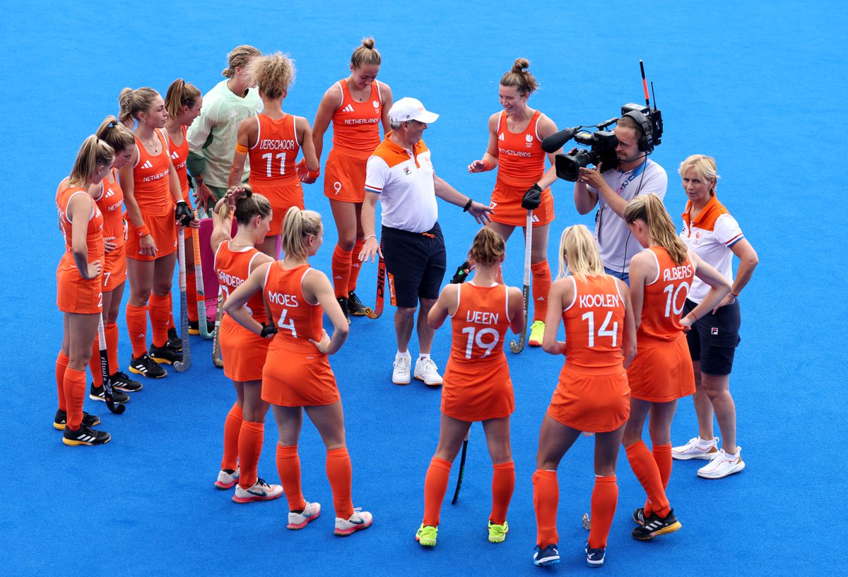 Dit is het verzoeknummer van bondscoach Paul van Ass in de kleedkamer van de Oranje-hockeysters