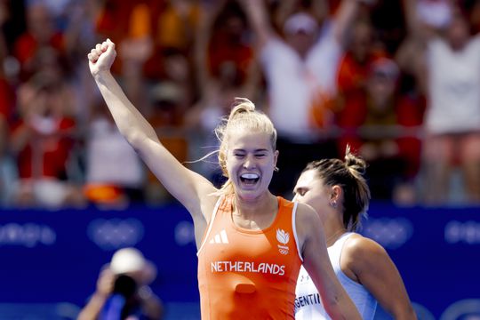 De mooiste foto's van de Oranje-hockeysters: tranen omgezet in uitzinnige vreugde na bereiken olympische finale