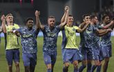De spelers van Ajax juichen na de kwalificatie voor de derde voorronde / Getty Images