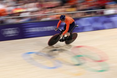 Waanzinnige beelden: zo rijdt Harrie Lavreysen naar wereldrecord op Olympische Spelen