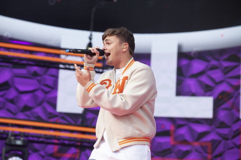 Bekende Nederlandse artiest kondigt unieke samenwerking aan met droomclub: 'Wat als klein jongetje begon...'