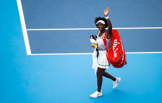 Rentree tennislegende Venus Williams (45) op nieuw masterstoernooi al vroeg klaar