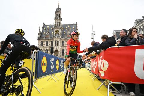 Ritwinnares Tour de France Femmes (30) openhartig over taboe: 'Woensdag had ik een vreselijke dag'