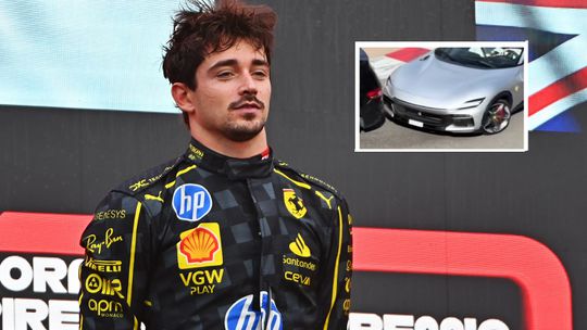 Charles Leclerc rijdt andere auto aan in thuisstad Monte Carlo: 'Schokdemper vervangen kost godsvermogen'