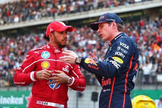 Lewis Hamilton bestookt met berichten over aartsrivaal Max Verstappen na ongelukkige actie voor GP Italië