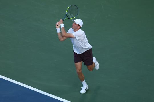 TV-gids: op deze zender kijk je vandaag live naar Botic van de Zandschulp tegen Alexander Zverev in kwartfinale US Open