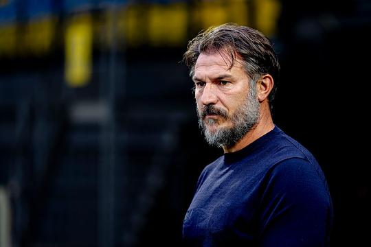 Eerste Nederlandse club heeft trainer al ontslagen: 'Helaas zijn enkele verbeterpunten niet gerealiseerd'