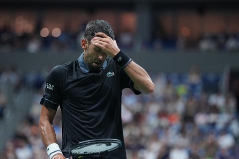 Zorgen om toptennisser Novak Djokovic (39): 'De ziekte sloopt hem, er is duidelijk wat mis'