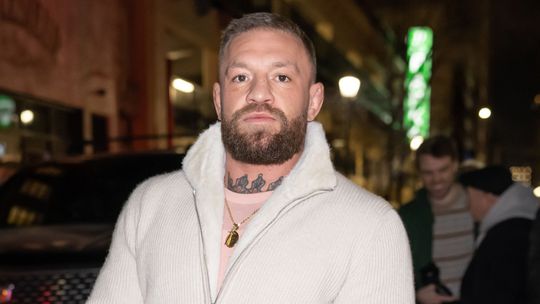 Slecht nieuws voor Conor McGregor: Ierse MMA-vechter lang aan de kant door enorme schorsing