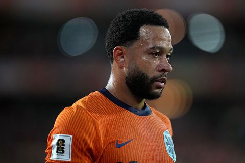 Vertraagde Memphis Depay met noodpaspoort geholpen, dag van aankomst bij Oranje bekend