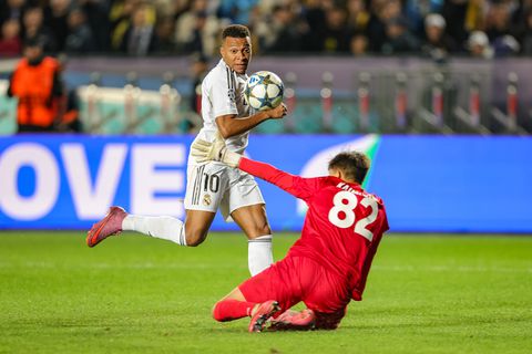 Grote verwarring rondom moeder van Champions League-uitblinker: 'Die lijkt wel twintig jaar'