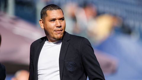 Veelbelovend talent plots minder in trek na ontslag bij Ajax en Almere City: 'Heeft een enorme deuk opgeleverd'