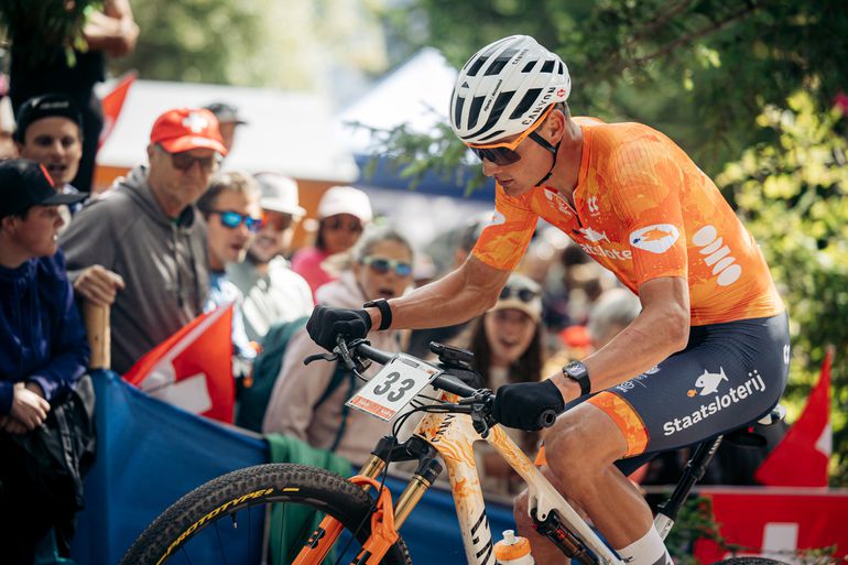 Mathieu van der Poel undercover tussen wereldsterren: 'Heel cool om mee te maken'