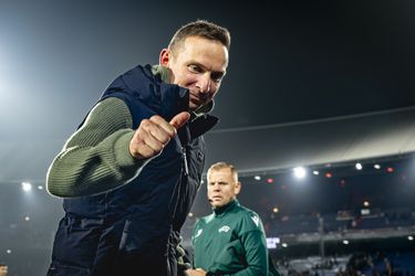 Lof voor Pepijn Lijnders na zege op Feyenoord: 'Hij moest improviseren'