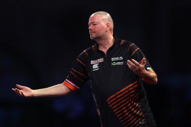 Topdarter Raymond van Barneveld 'niet aanspreekbaar' na nieuwe deceptie: 'Niks mee te beginnen'