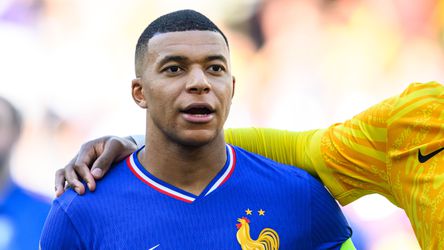 Superster Kylian Mbappé geweerd uit Franse selectie: 'We zijn het niet eens'