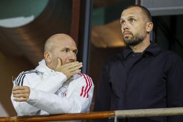 John Heitinga 'boos en heel teleurgesteld' na Ajax-ontslag: 'Je kunt niet zeggen dat hij niet is gesteund'