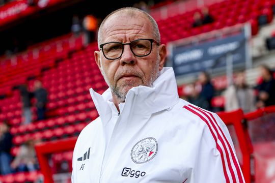 Interim-trainer Fred Grim doet boekje open over opvolging John Heitinga bij Ajax: 'Wilde hem eerst bellen'