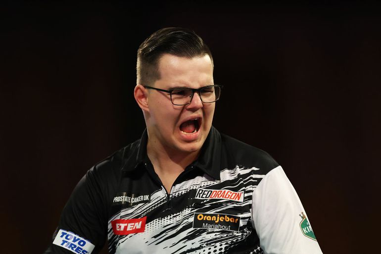 Nederlandse topdarter blijft bescheiden na grote doorbraak: 'Dan lig ik een week in bed te huilen'