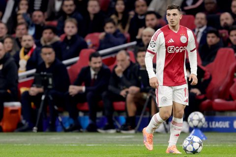 Zomeraankoop Ajax meldt zich kort na Heitinga-ontslag met opvallende Instagram-story