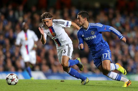 Voormalig voetballer viel mensen aan én deelde geld uit: 'Liever een jaar in coma dan psychose'