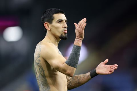 Engelse media linken opvallende afwezigheid van Premier League-voetballer aan arrestatie