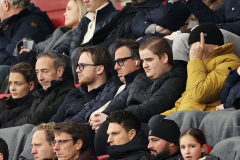 Zanger Marco Borsato duikt op bij duel in Eredivisie na bewogen week, favoriete club speelt opvallend nummer af