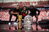 Komen en gaan van vleugelverdedigers bij Ajax; oude bekende traint mee met beloften