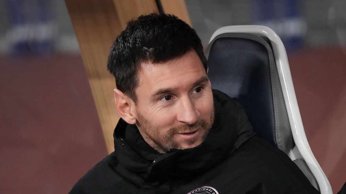 Lionel Messi lacht zich stuk als Inter Miami-collega penalty mist
