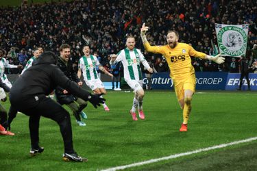 Penaltyheld Hidde Jurjus schenkt FC Groningen langverwacht feestje: 'Deze club heeft veel klappen gehad'