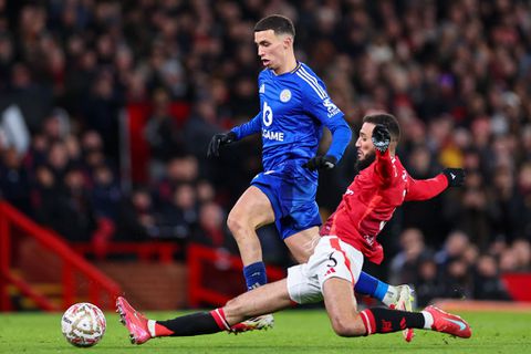 Manchester United-fans bedanken ex-Ajacied na geweldige tackle: 'Hij heeft ons gered'