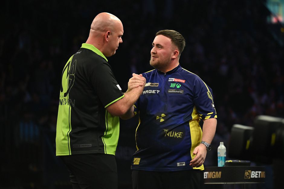 Oud-wereldkampioen schaart zich achter geïrriteerde Michael van Gerwen: 'Hij verdient een boete'