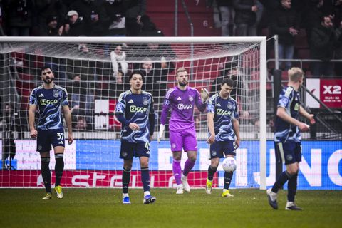 'Wij willen Ajax zien', fans zijn helemaal klaar met gang van zaken in Amsterdam