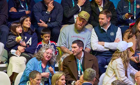 Jutta Leerdams verloofde Jake Paul verschijnt met veelbesproken gezelschap op tribune bij Winterspelen