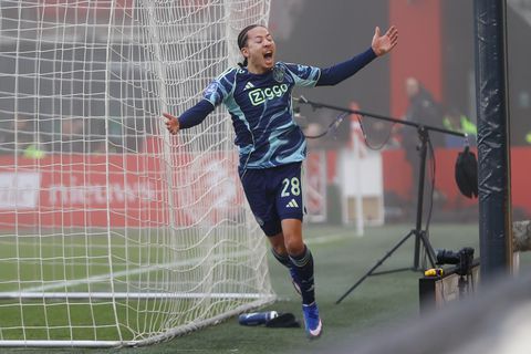 Kian Fitz-Jim looft ervaren nieuwkomers bij Ajax en probeert de vinger op de zere plek te leggen: 'Gaat in de koppies spelen'