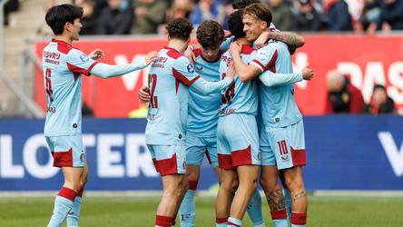 Kwakkelend Feyenoord duwt Ron Jans met FC Utrecht verder naar de afgrond