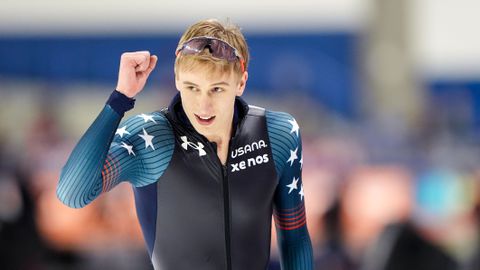 Jordan Stolz voorspelt hoe strijd op WK allround met Patrick Roest verloopt: '34,2 op de 500 meter'
