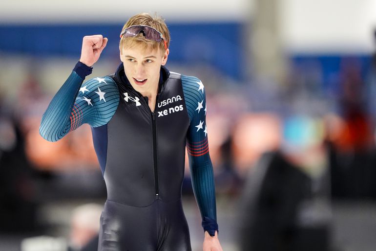 Jordan Stolz voorspelt hoe strijd op WK allround met Patrick Roest verloopt: '34,2 op de 500 meter'